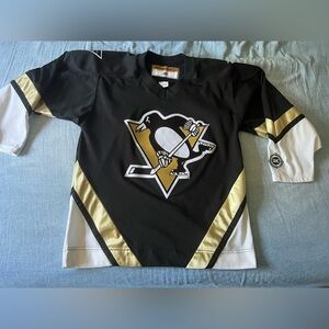 Koho Adult Black and Gold Pittsburgh penguins replica Hockey Jersey size medium